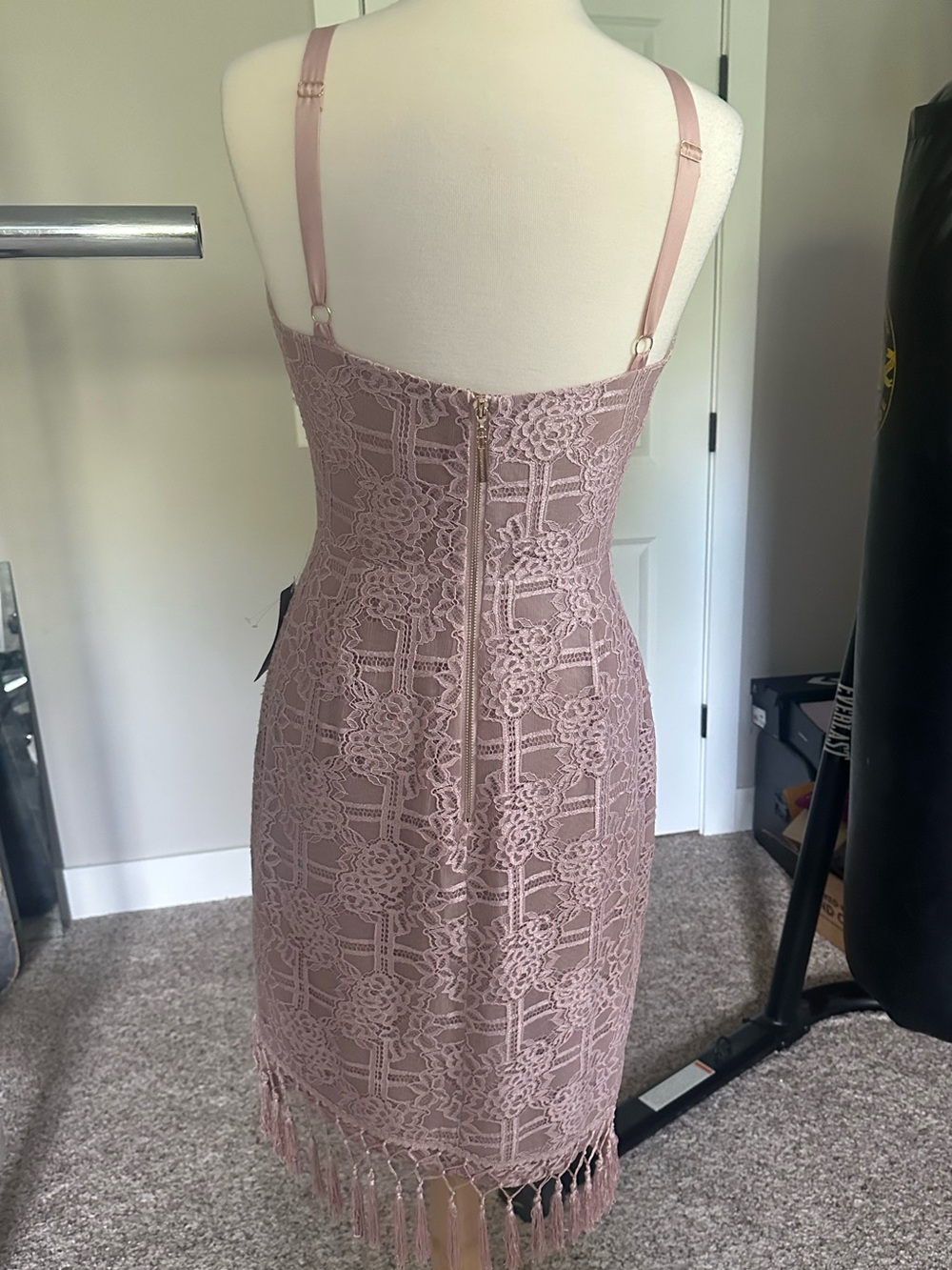 Bronx & Banco Lace Tassel Fringe Halter Bodycon Dress - Dusty Mauve US size 8 - Picture 5 of 16